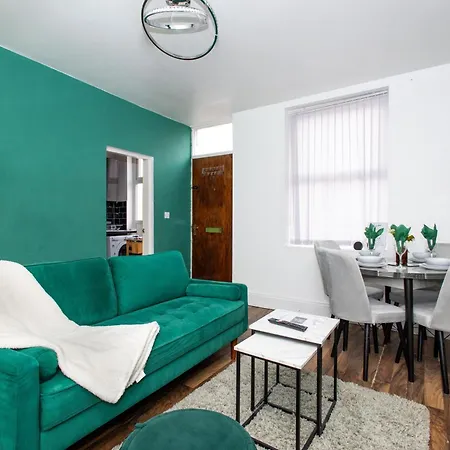 Holiday home Cozy Home, Sleeps 4,only 7mins From Centre, Parking, Wifi & Netflix Leeds (West Yorkshire)