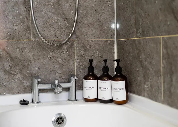 Cozy Home, Sleeps 4,only 7mins From Centre, Parking, Wifi & Netflix Semesterbostad Leeds (West Yorkshire)