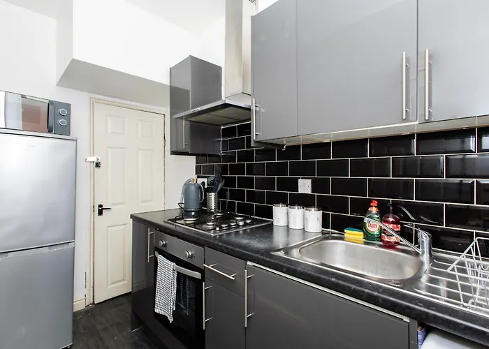 Cozy Home, Sleeps 4,only 7mins From Centre, Parking, Wifi & Netflix Holiday home Leeds (West Yorkshire)