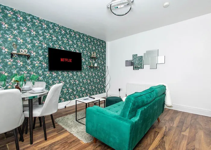 Cozy Home, Sleeps 4,only 7mins From Centre, Parking, Wifi & Netflix Semesterbostad Leeds (West Yorkshire)