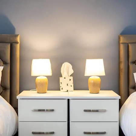 Cozy Home, Sleeps 4,only 7mins From Centre, Parking, Wifi & Netflix *