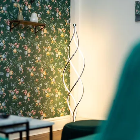 別荘 Cozy Home, Sleeps 4,only 7mins From Centre, Parking, Wifi & Netflix リーズ