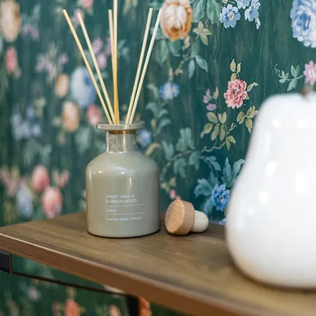 Cozy Home, Sleeps 4,only 7mins From Centre, Parking, Wifi & Netflix 別荘 *