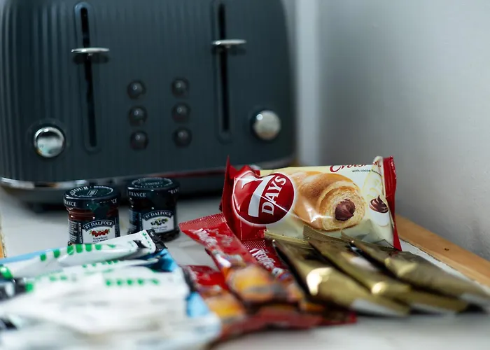 Cozy Home, Sleeps 4,only 7mins From Centre, Parking, Wifi & Netflix * 利兹