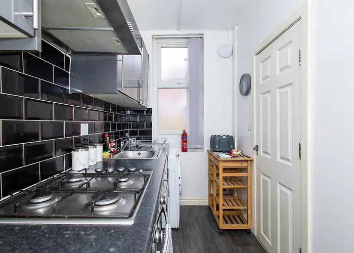 Cozy Home, Sleeps 4,only 7mins From Centre, Parking, Wifi & Netflix 度假居 利兹