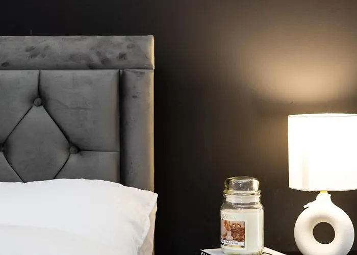 Cozy Home, Sleeps 4,only 7mins From Centre, Parking, Wifi & Netflix 度假居 利兹